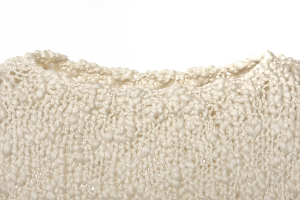 Sleeveless softness hand-knitted Top
